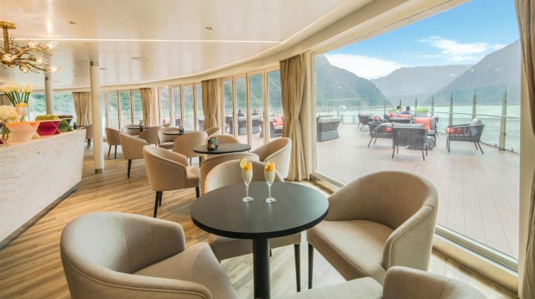 5D4N · Group Tours · Yangtze River Three Gorges·ChongQing·5-Star Luxury Cruise