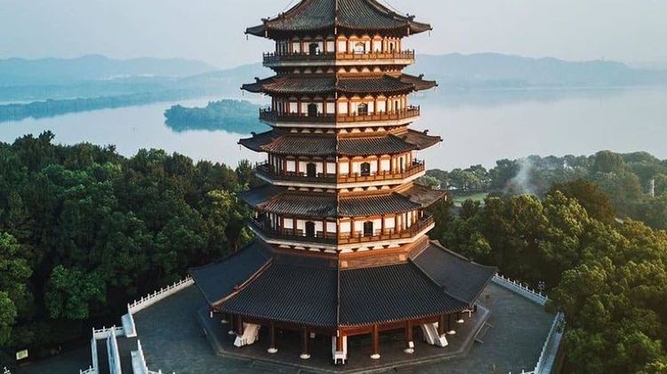 5-Day China Jiangnan Cultural Private Tour from Suzhou to Hangzhou· Hanshan Temple, Shantang Street, Lion Grove Garden, West Lake and Lingyin Temple