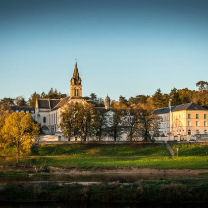 法国8日7晚私家团