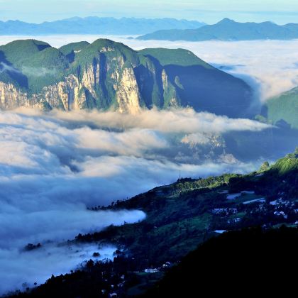 恩施大峡谷+神农架+武当山风景区7日6晚私家团