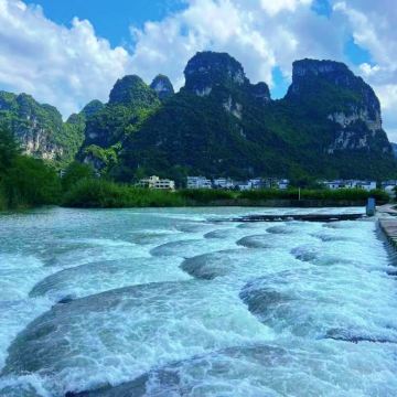 广西南宁+德天瀑布+明仕田园+通灵峡谷+鹅泉+三门海+百魔洞+长寿村4日3晚自由行