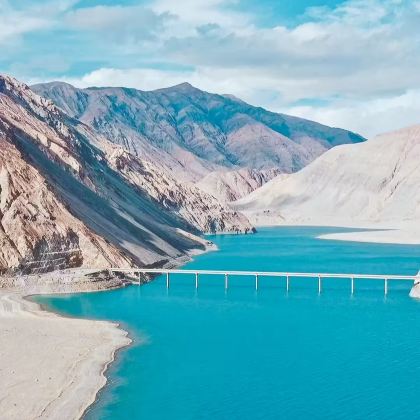 新疆喀什市+南疆+慕士塔格峰9日8晚私家团