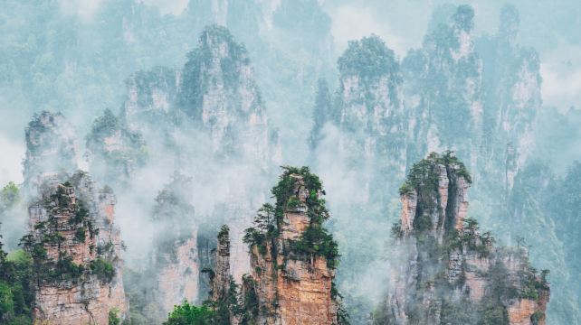 9-Day Guangxi and Hunan Highlights Private Tour ·Li River, Yulong River, Elephant Trunk Hill, Hunan Museum, Yuelu Academy and Zhangjiajie National Forest Park