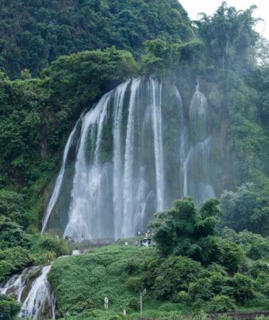 9D8N • Guangxi, Nanning + Tongling Grand Canyon + Detian Waterfall + Beihai + Guilin + Li River + Yangshuo + Longji Rice Terraces
