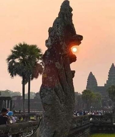 2D1N • Two Day Tour, Taxi Phnom Penh to Siem Reap, Angkor Visit & Return
