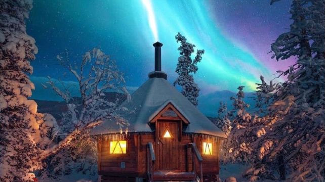 <9天>【4-15人小團 挪威北部+芬蘭+瑞典】暢享北極光·1晚卡村玻璃屋+羅瓦涅米+基律納+特羅姆瑟+聖誕老人村+塞尼亞島+羅弗敦羣島+自選雪地摩托/出海觀鯨