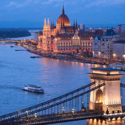 德国+奥地利+匈牙利+捷克+斯洛伐克4日3晚跟团游