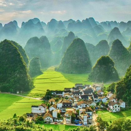 贵州+织金洞+黄果树景区+荔波小七孔景区+万峰林景区+梵净山+西江千户苗寨+乌蒙大草原9日8晚拼小团