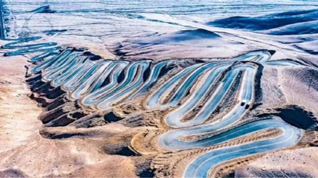 5-Day Xinjiang Private Tour from Kashi·Aoyitake Red Valley, Karakul Lake, White Sand Lake, Ancient Stone City, Golden Grassland, Panlong Ancient Road, Xiangfei's Tomb