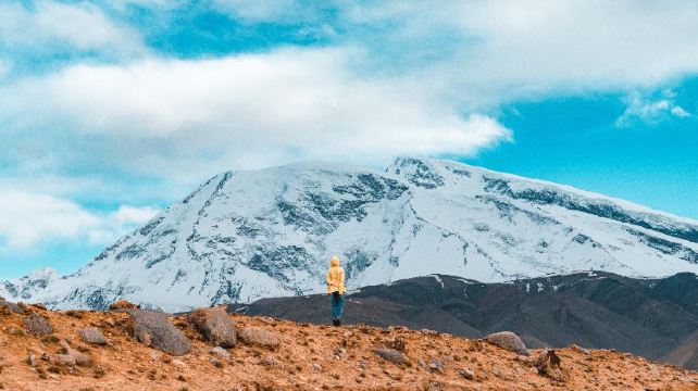 5-Day Xinjiang Private Tour from Kashi·Aoyitake Red Valley, Karakul Lake, White Sand Lake, Ancient Stone City, Golden Grassland, Panlong Ancient Road, Xiangfei's Tomb