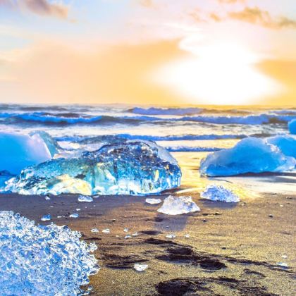 冰岛雷克雅未克+格林达维克+埃伊尔斯塔济11日8晚私家团