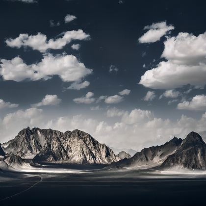 格尔木+察尔汗盐湖+茫崖艾肯泉+茫崖+黑独山+昆仑山口5日4晚私家团