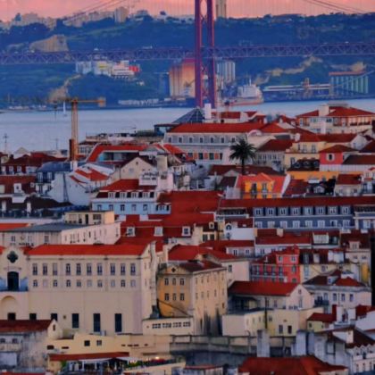 西班牙巴塞罗那+格拉纳达+塞维利亚+瓦伦西亚+葡萄牙里斯本7日6晚跟团游