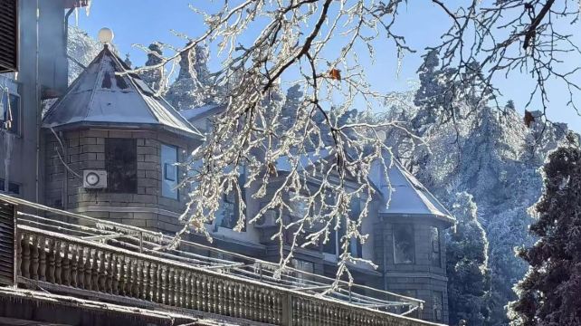 江西廬山2日1晚跟團遊·限時預售+廬山雪霽映新春+上山頂 20人封頂小團 +餐+贈 +三石宴 門票觀光車全含