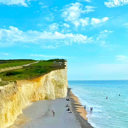 英国伦敦+剑桥+爱丁堡+约克+曼彻斯特+巨石阵+七姐妹国家公园9日8晚跟团游