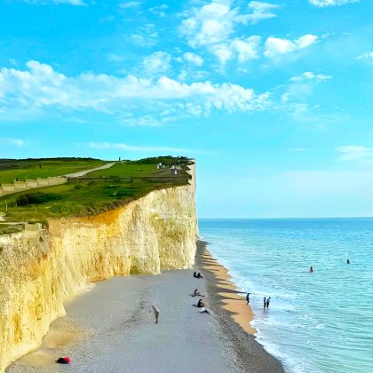 英国+爱丁堡+约克+曼彻斯特+剑桥+巨石阵+七姐妹国家公园9日8晚跟团游