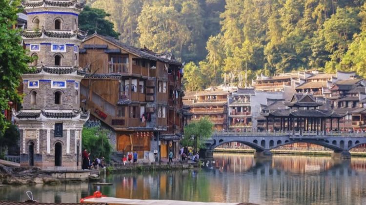 6D5N · Private Tours · Western Hunan All-Star Tour   Zhangjiajie Forest Park + Grand Canyon Glass Bridge + Tianmen Mountain + Furong Town + Fenghuang Ancient Town - A Cool Summer Getaway