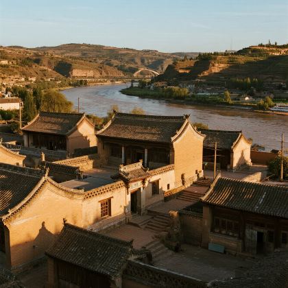 山西太原+碛口古镇+陕西波浪谷景区+山西黄河壶口瀑布旅游区+云丘山冰洞群6日5晚私家团