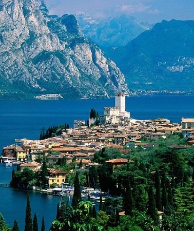 7D6N • 7-Days Italian Lakes and Riviera Tour from Milan