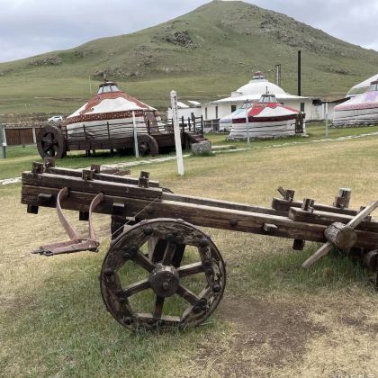 成吉思汗骑马雕像+成吉思汗大营+汗肯特自然保护区5日4晚拼小团