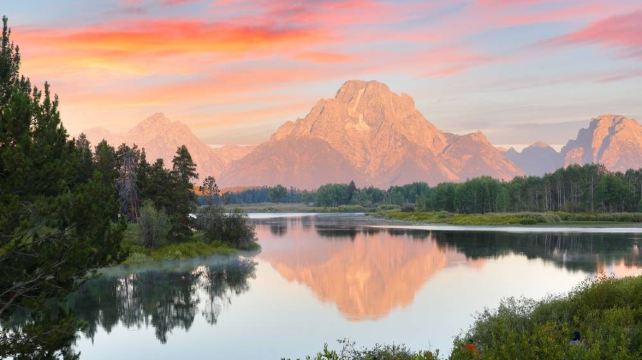 <6天>【国家公园与摄影环线｜3天2晚黄石15景】·盐湖城+拉斯维加斯：2晚入住西黄石+2大国家公园(大提顿+黄石国家公园)+大盐湖+犹他州议会大厦+圣殿广场+可选拉斯维加斯或洛杉矶离团