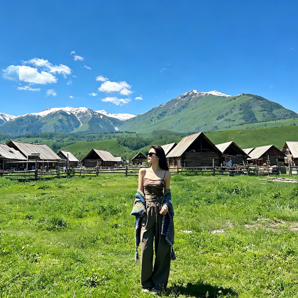 新疆乌鲁木齐+北疆+南疆+喀纳斯景区+伊犁+库车+和田市+喀什市30日29晚私家团