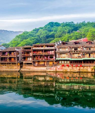 5D4N • Top Autumn Getaway “Includes Round-Trip High-Speed Rail from Hong Kong” In-Depth Zhangjiajie + Fenghuang Tour | 6 Must-See Attractions | Complimentary Ticket to 72 Strange Buildings | Mainland China Data SIM Card | Hotels Can Be Adjusted or Removed | 24-Hour Airport Transfers