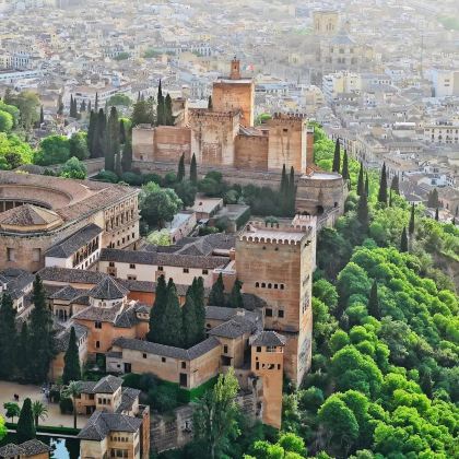 西班牙巴塞罗那+马略卡岛+格拉纳达+塞维利亚+马德里14日13晚私家团