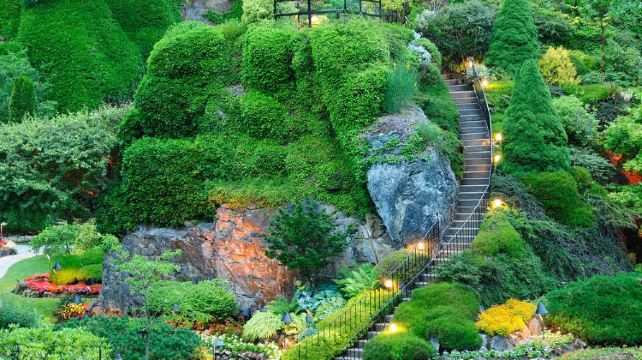 5-Day Summer Tour from Vancouver·BC Ferry, The Butchart Gardens, Chinatown | 3 Optional Day Tours | Free Airport Transfer