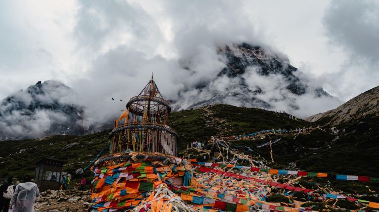 5D4N · Private Tours · Western Sichuan for Nature Lovers: Daocheng Yading, Mount Siguniang, Xinduqiao & Yuzixi - Snow Mountains, Tibetan Grasslands & Starry Skies