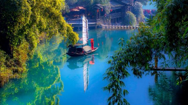 宜昌+长江三峡+三峡大坝+三峡人家4日3晚跟团游·16人团+宜昌核心招牌+船过葛洲坝船闸+西陵峡核心段+三峡大坝+三峡人家全景+土家哭嫁