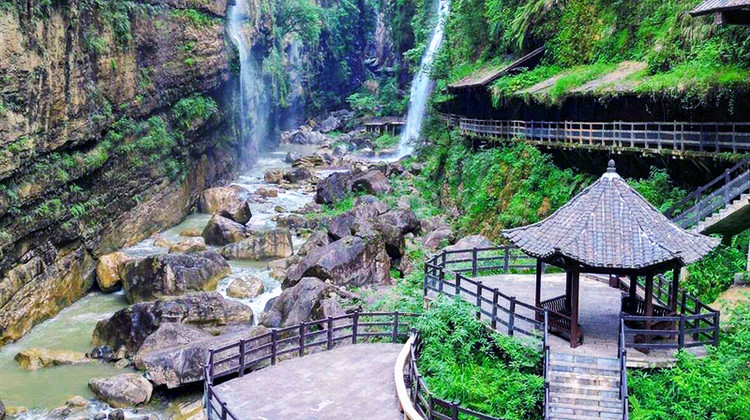 武汉+恩施大峡谷4日3晚私家团·湖北省博+黄鹤楼深度精华讲解+入校武大参观｜恩施两大峡谷精华游#大峡谷全景+船游恩施大峡谷『门票+必乘景交全含·行程可调』多车型可选·轻奢酒店/房型任选·1v1私属管家