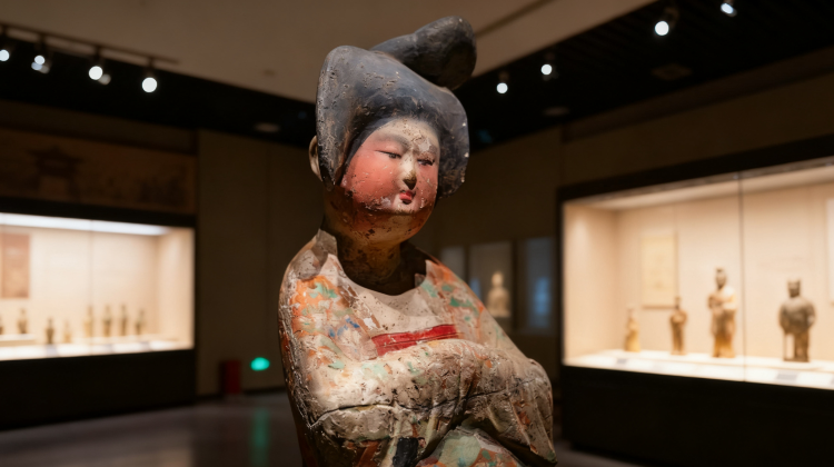 4-Day Small Group Tours: Terracotta Army, Xi'an City Wall, Xi'an Muslim Quarter | Discover Shadow Puppet + Marionette Performance + The Empress of Tang court dance·  