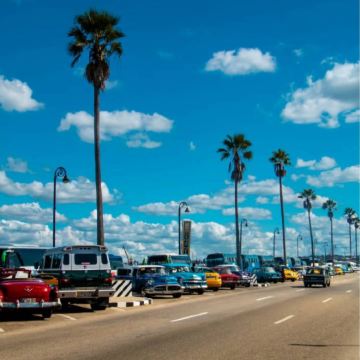 古巴+革命广场+何塞·马蒂纪念碑+比尼亚莱斯山谷+巴拉德罗海滩9日7晚私家团