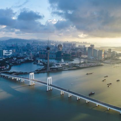 香港+澳门+香港迪士尼乐园+香港海洋公园4日3晚跟团游