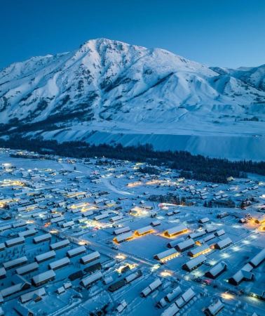 9D8N • N. Xinjiang winter tour—sunset snow party & Hemu bonfire—Hemu cabin stay & near Sayram Lake—opt. Skiing—no shopping, tips incl