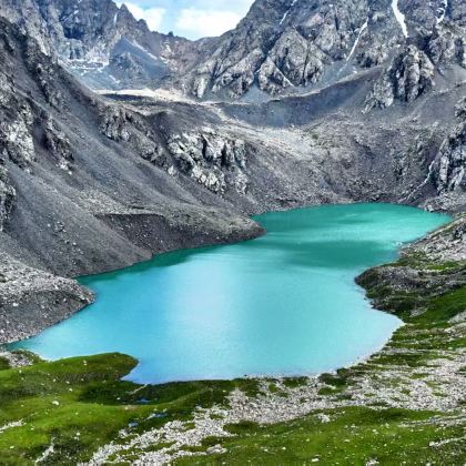 甘肃武威+天梯山石窟+乌鞘岭+马牙雪山+祁连山冰沟河景区2日1晚跟团游