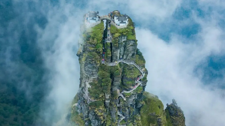 7-Day Guiyang + Huangguoshu Waterfall + Xijiang Qianhu Miao Village + Mount Fanjing + ChinaTianyan scenic Area + Libo + Zhenyuan Ancient Town