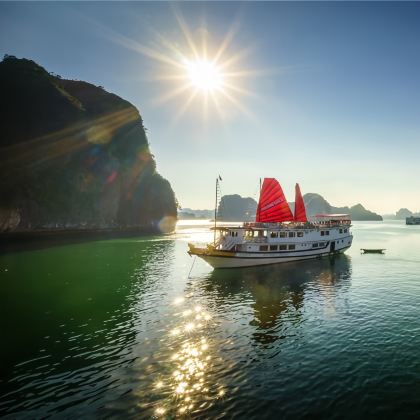 南宁+天堂岛+河内+越南下龙湾+银滩+广西北海7日6晚跟团游