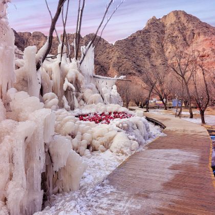 延安+陕西波浪谷景区+甘泉大峡谷4日3晚私家团