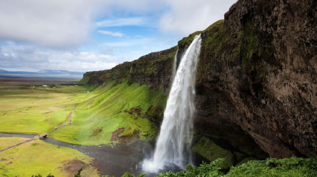 9-Day Iceland Explorer Tour·Waterfalls, Glaciers and Volcanic Wonders