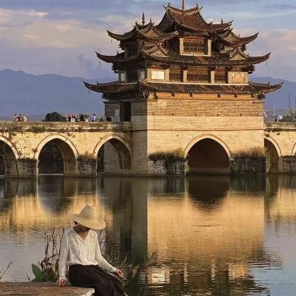 抚仙湖+建水+普者黑风景区+弥勒+东川红土地4日3晚拼小团