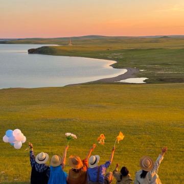 呼和浩特+响沙湾+辉腾锡勒草原+乌兰哈达火山地质公园5日4晚私家团