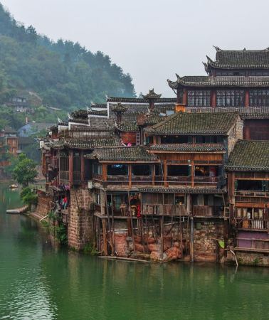 5D4N • Zhangjiajie: Dehang Miao & Fenghuang 5-Day Private Tour