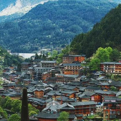 贵阳+黄果树景区+西江千户苗寨+梵净山+镇远古城+荔波6日5晚私家团