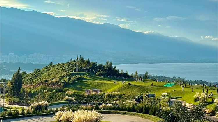8-Day Dream vacation: Classic & INS-famous attractions in Kunming + Dali + Lijiang + Shangri-La + Yulong Snow Mountain + Free internet-famous swing photoshoot + Filming lacation of Meet Yourself
