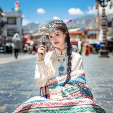 西藏拉萨+布达拉宫+羊卓雍错+纳木措景区5日4晚跟团游