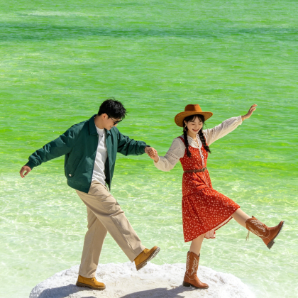 青海湖景区+鸣沙山月牙泉+莫高窟+茶卡盐湖+张掖七彩丹霞旅游景区+乌素特水上雅丹地质公园8日7晚私家团