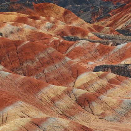 张掖+张掖七彩丹霞旅游景区+敦煌+莫高窟+鸣沙山月牙泉2日1晚跟团游