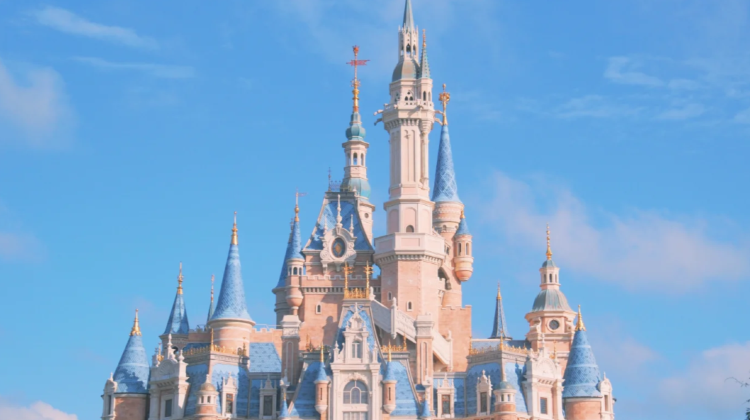 5-day 4-night · Private Tour · Shanghai + Shanghai Disney Resort + The Bund + Oriental Pearl Radio & Television Tower